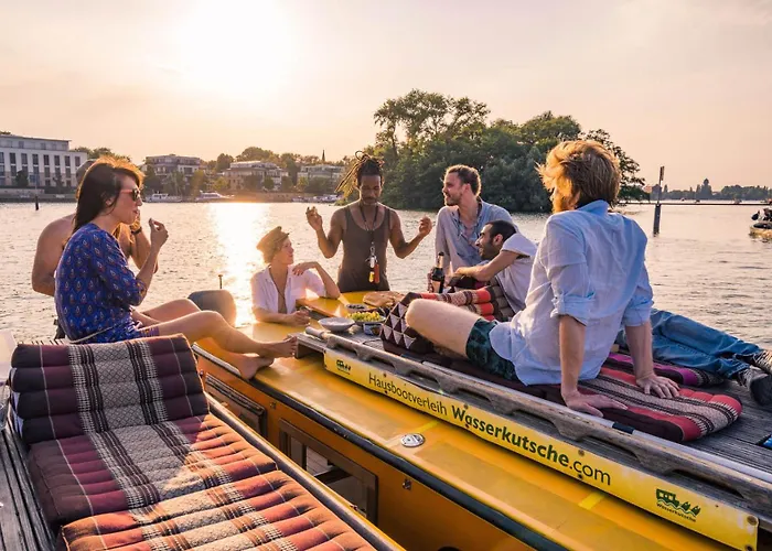 Hausboot Tour Mit Der Wasserkutsche - Fuehrerscheinfrei
