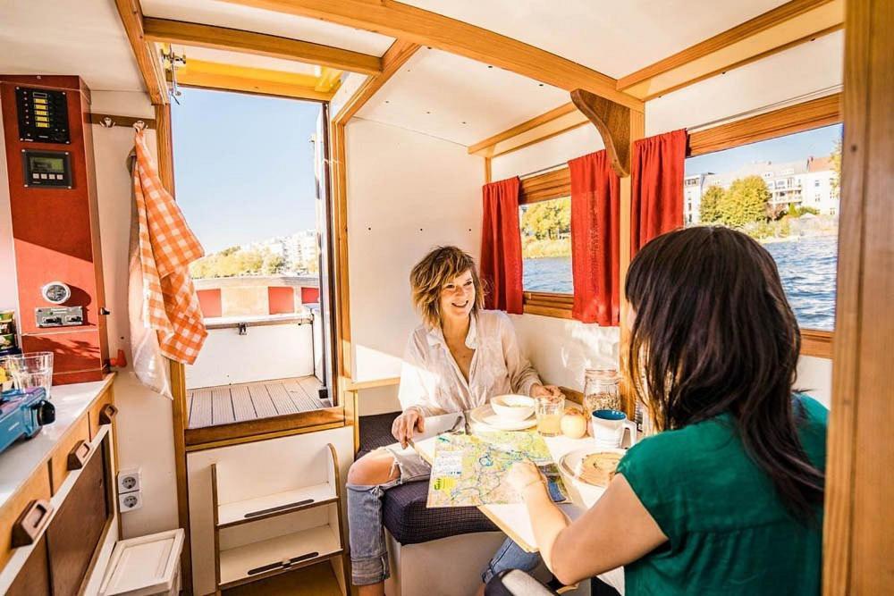 Hausboot Tour Mit Der Wasserkutsche - Fuehrerscheinfrei * Берлин