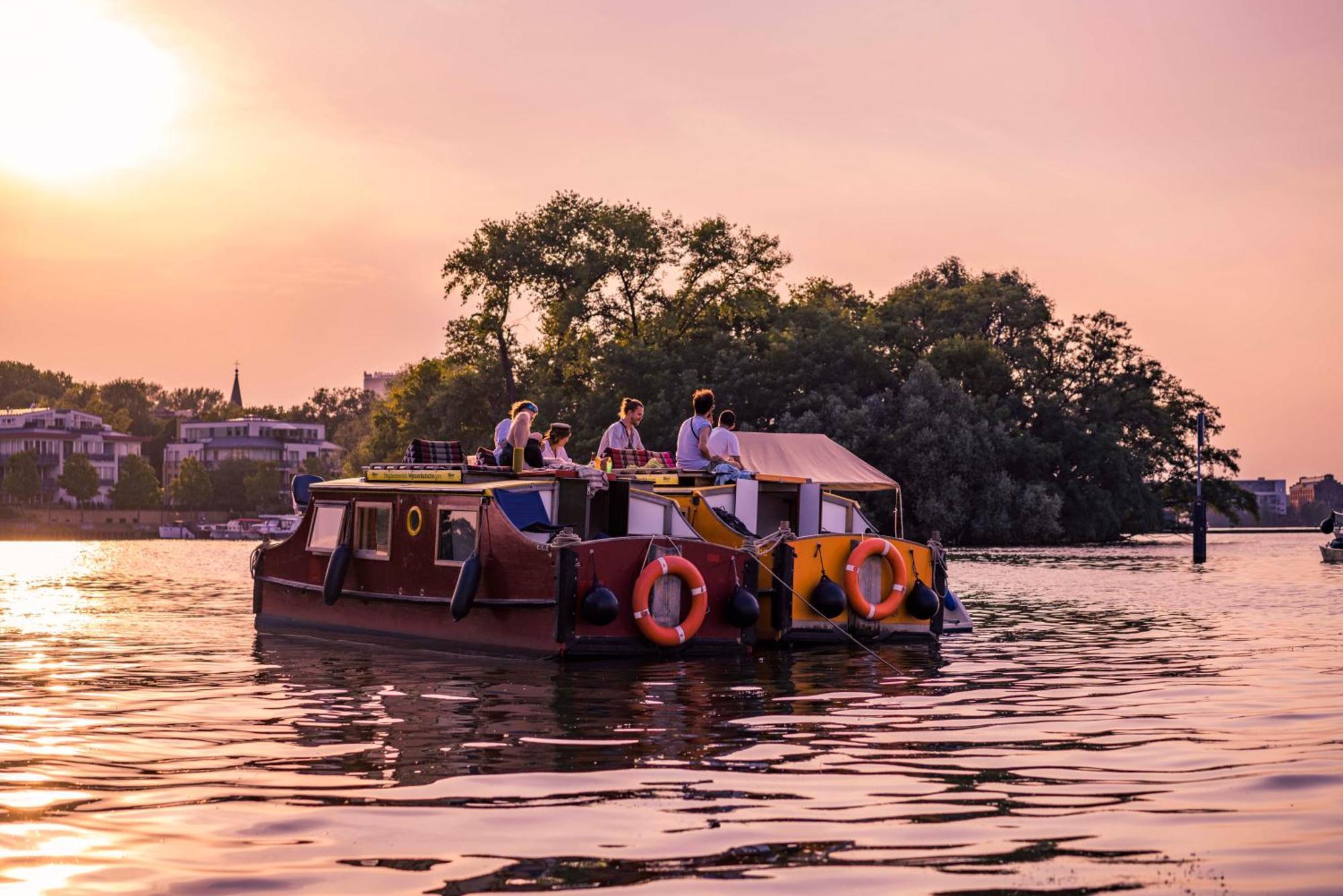 Ботель Hausboot Tour Mit Der Wasserkutsche - Fuehrerscheinfrei