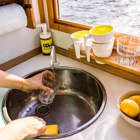 Hausboot Tour Mit Der Wasserkutsche - Fuehrerscheinfrei Berlin Exterior photo