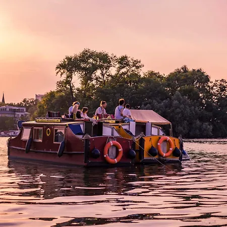 Hausboot Tour Mit Der Wasserkutsche - Fuehrerscheinfrei Berlin Exterior photo