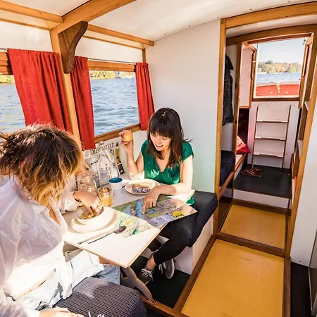 Hausboot Tour Mit Der Wasserkutsche - Fuehrerscheinfrei Berlin Exterior photo