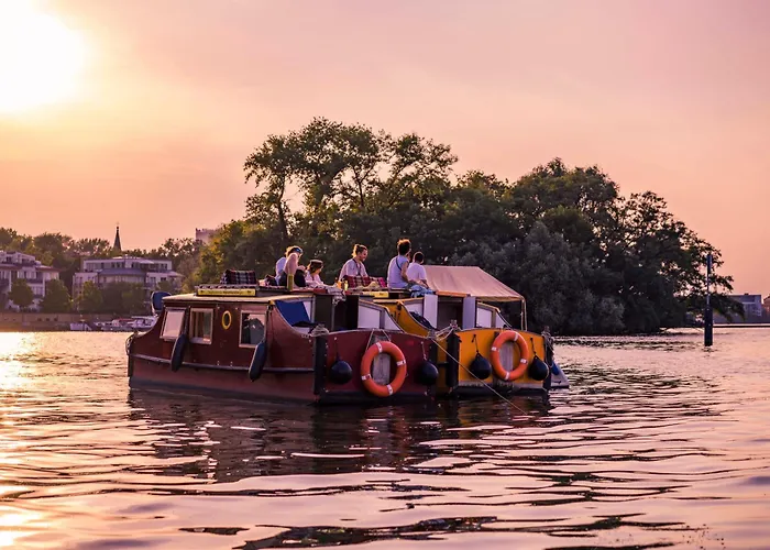 Hausboot Tour Mit Der Wasserkutsche - Fuehrerscheinfrei