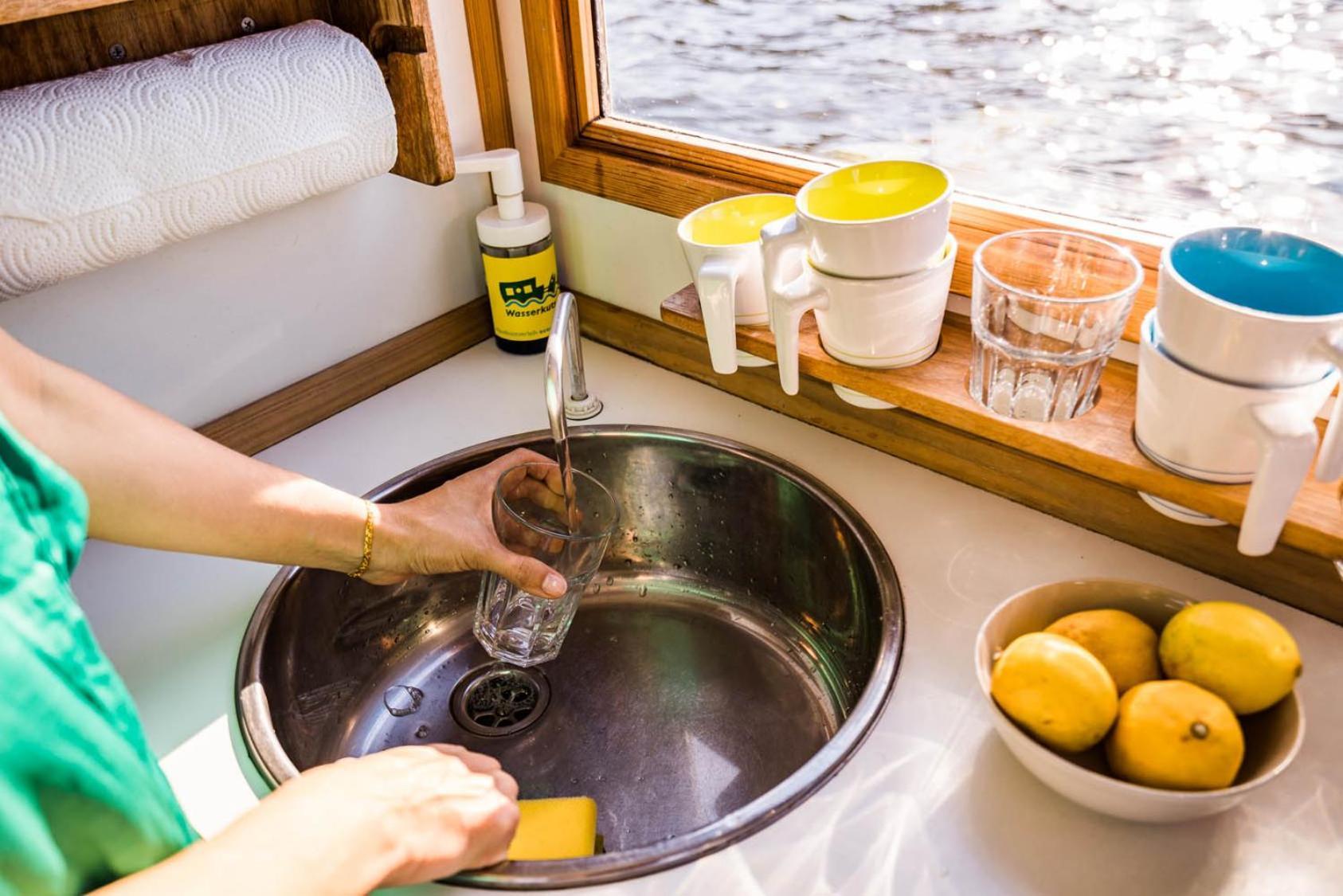 Hausboot Tour Mit Der Wasserkutsche - Fuehrerscheinfrei Hotel na wodzie *