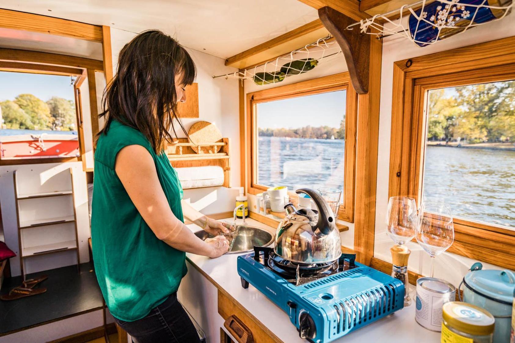 Botel Hausboot Tour Mit Der Wasserkutsche - Fuehrerscheinfrei Berlin